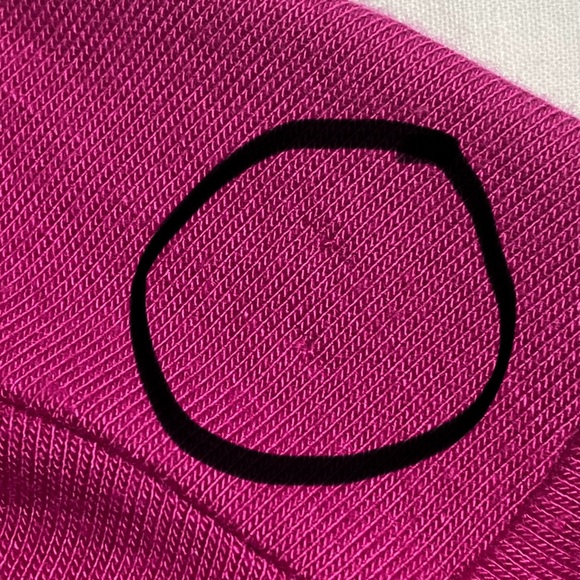 DONATED 🛑LOGO knit top 3/4 sleeve contrast hem & pockets. 1X - Picture 9 of 9